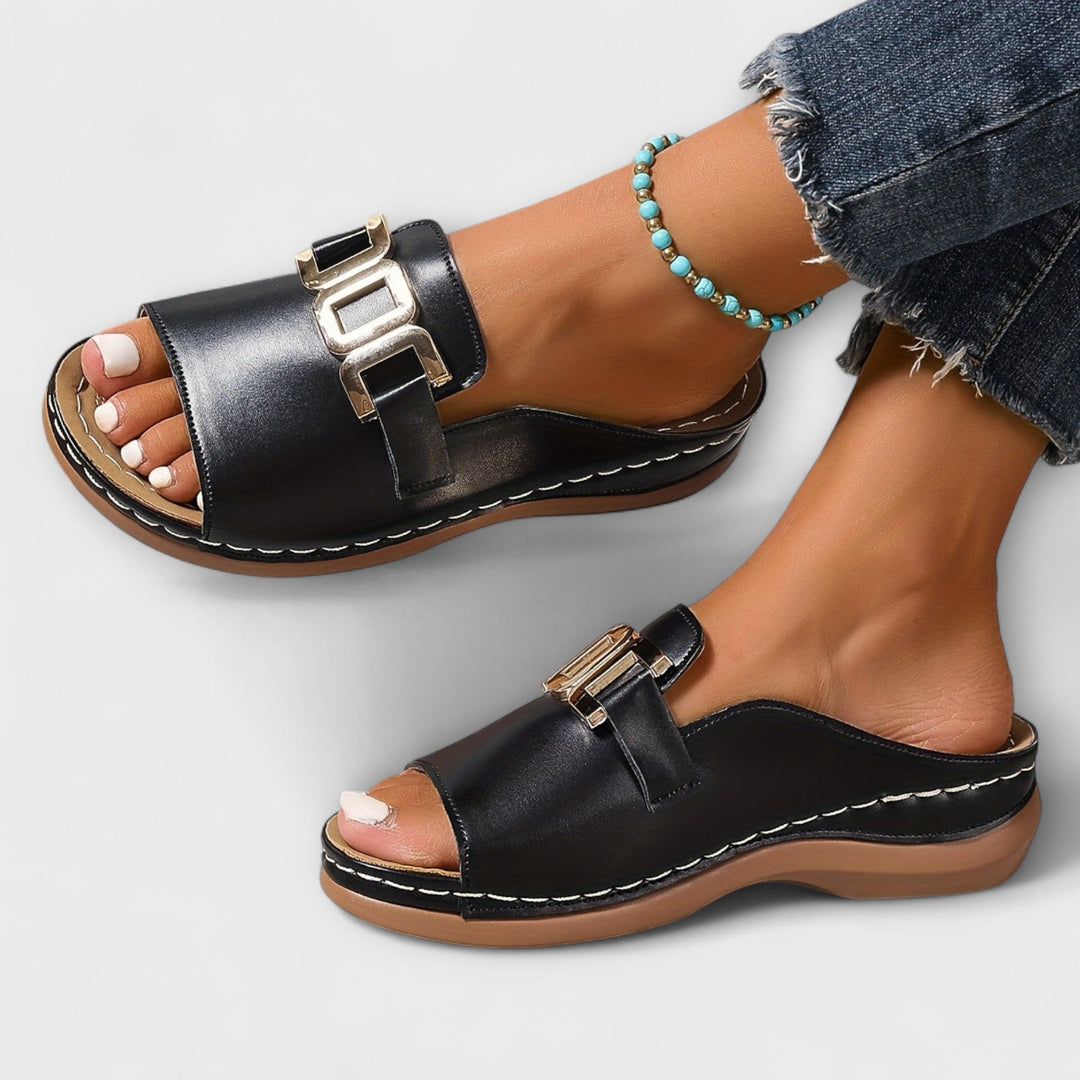 Klara - Pohodlné Sandály s Přezkou