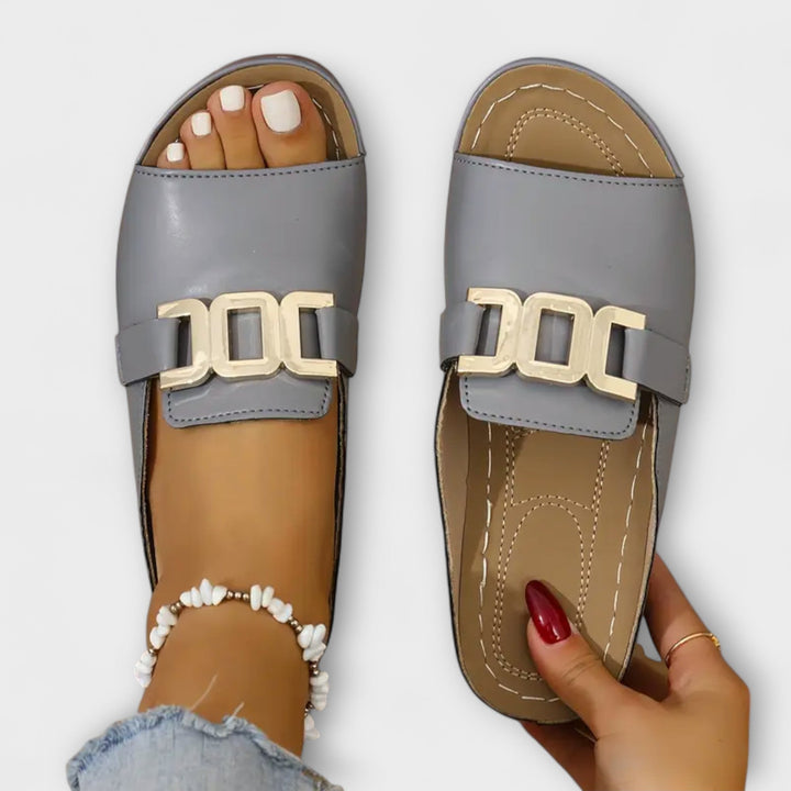 Klara - Pohodlné Sandály s Přezkou